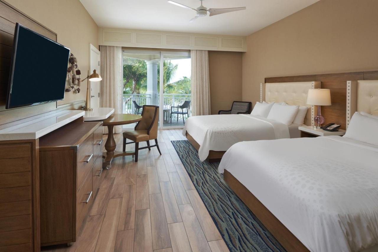 Habitación con balcón y vistas parciales a la bahía - 2 camas grandes